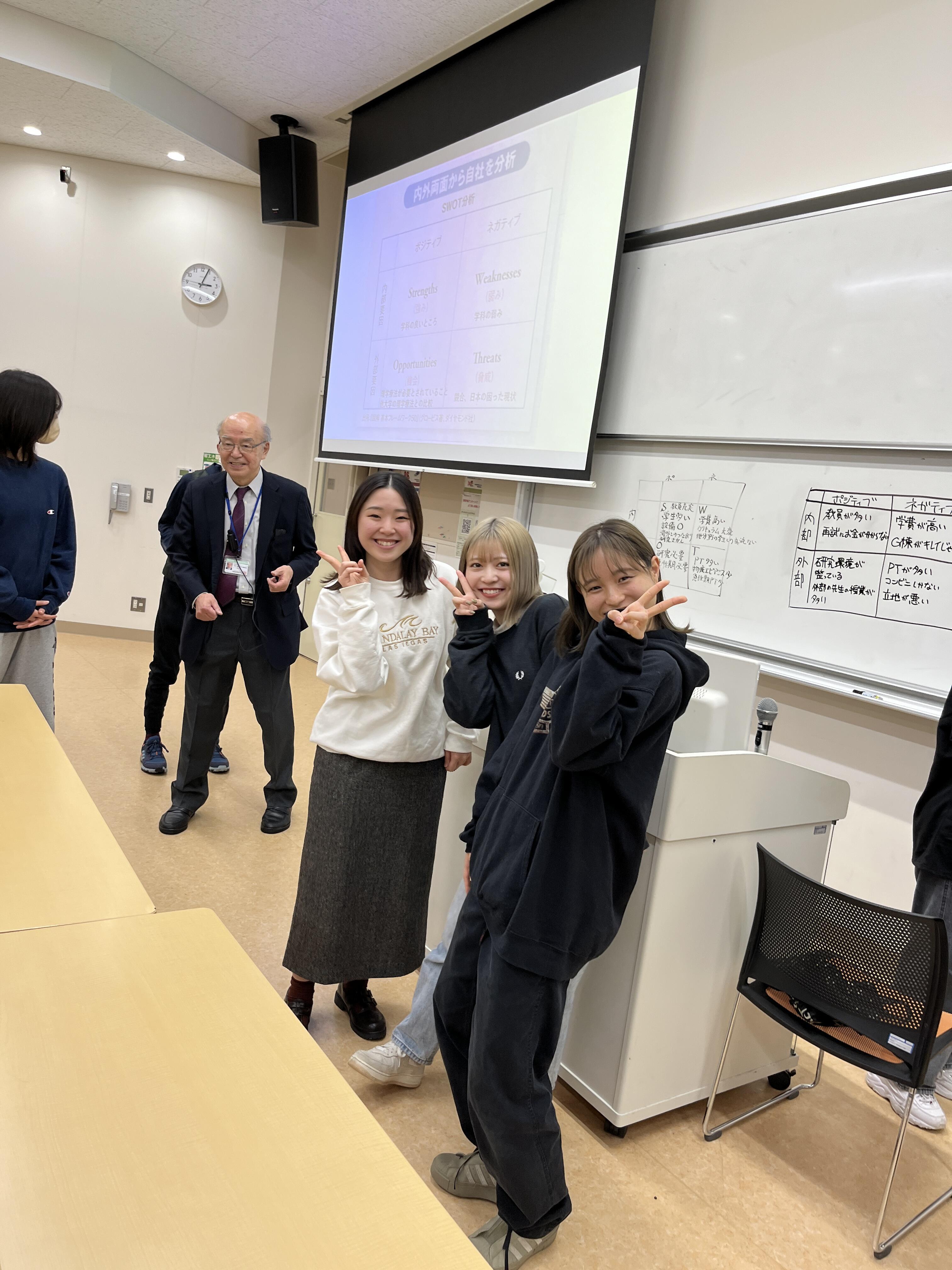 授業の様子】サイエンスライティング～科学的な文章の作成